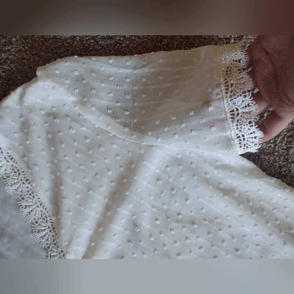 Ivory Lace Trim Top Large NWOT - Picture 6 of 12